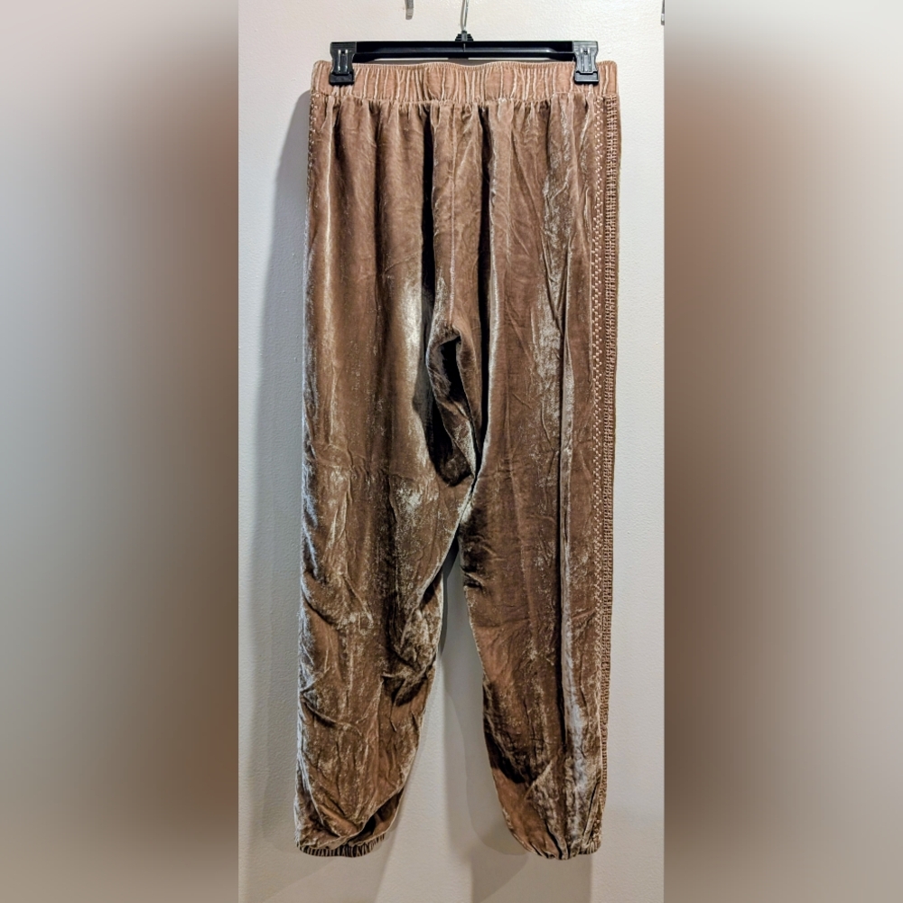 Johnny Was Tan Velvet Joggers Pants